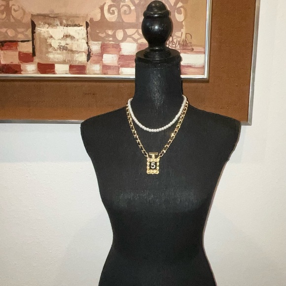 Fashion necklace with pearls & leather two rows. Bottle 5 - Picture 7 of 10